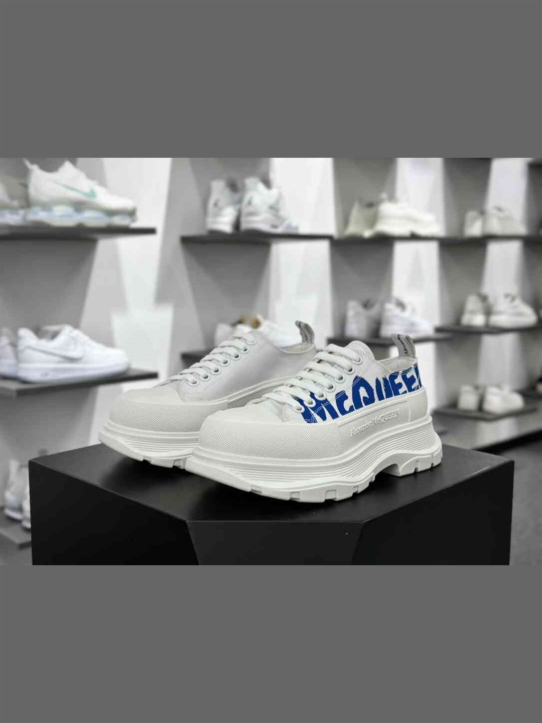 Alexander McQueen Chunky TreAdidasSlick Low Sneakers Chunky Canvas Sneakers SKU: xy569866